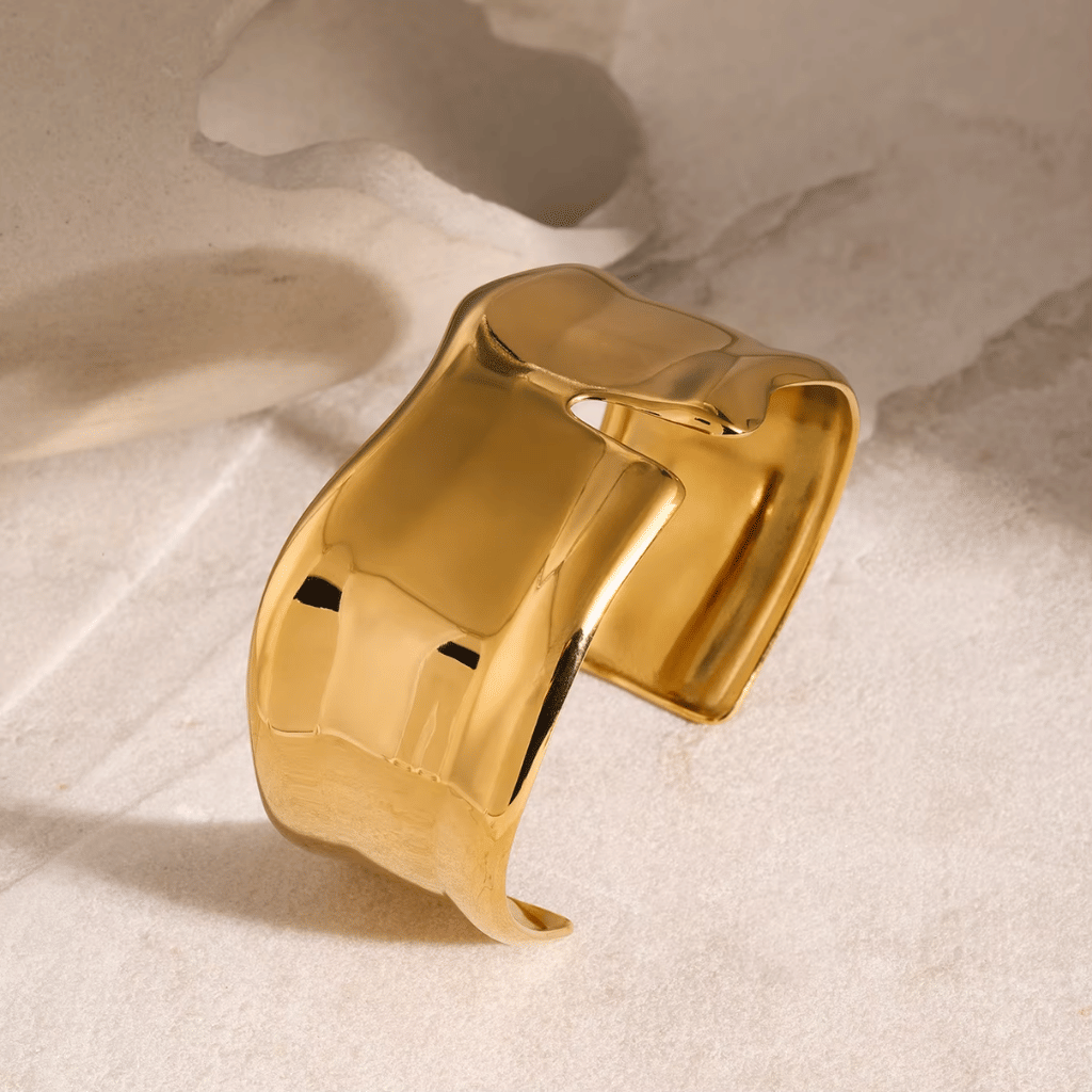 Regalia Bold Cuff - 160_56d6085e-c7b9-4b66-ac86-bad6b661292f